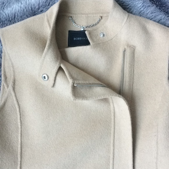 ✨SOLD✨ BCBG London Long Vest - Picture 2 of 7